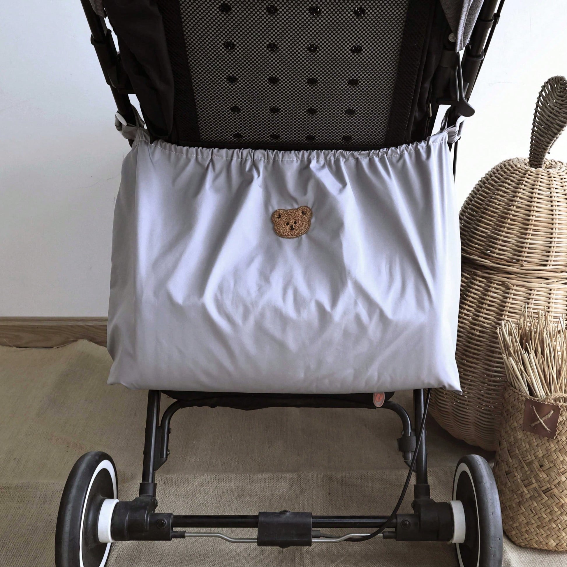 1pc Waterproof Bear Stroller Organizer Bag, Fashionable Mom Casual Waterproof Storage Bag, Large Capacity Stroller Hanging Bag, Suitable For Baby Clothes Storage And Outdoor Use