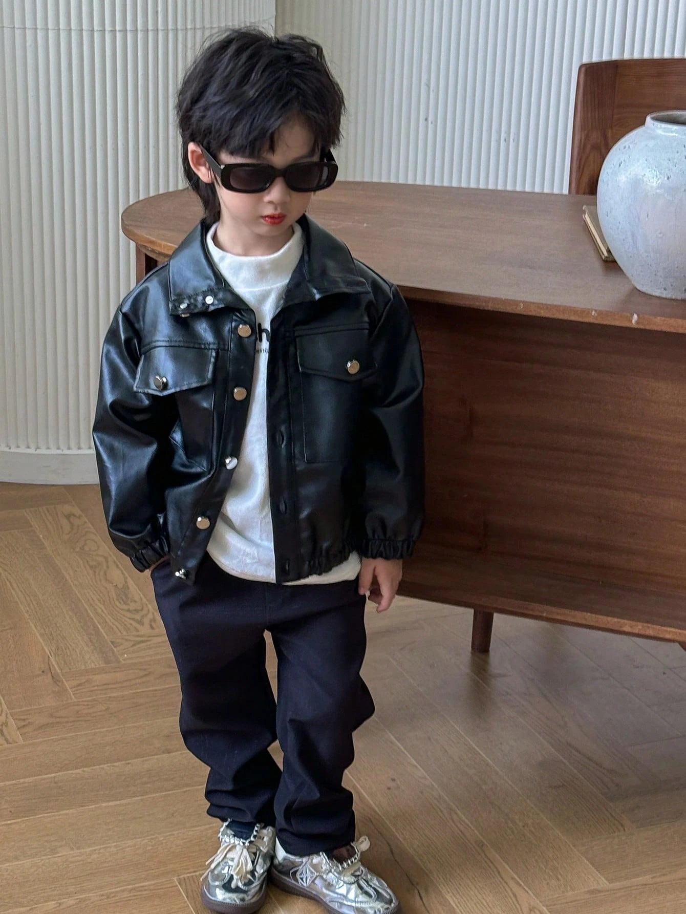 1pc Young Boys PU Leather Bomber Jacket,Winter Oversized Vintage Preppy Varsity Jacket With Flap Pocket,Turn-Down Collar Children Clothing For Autumn