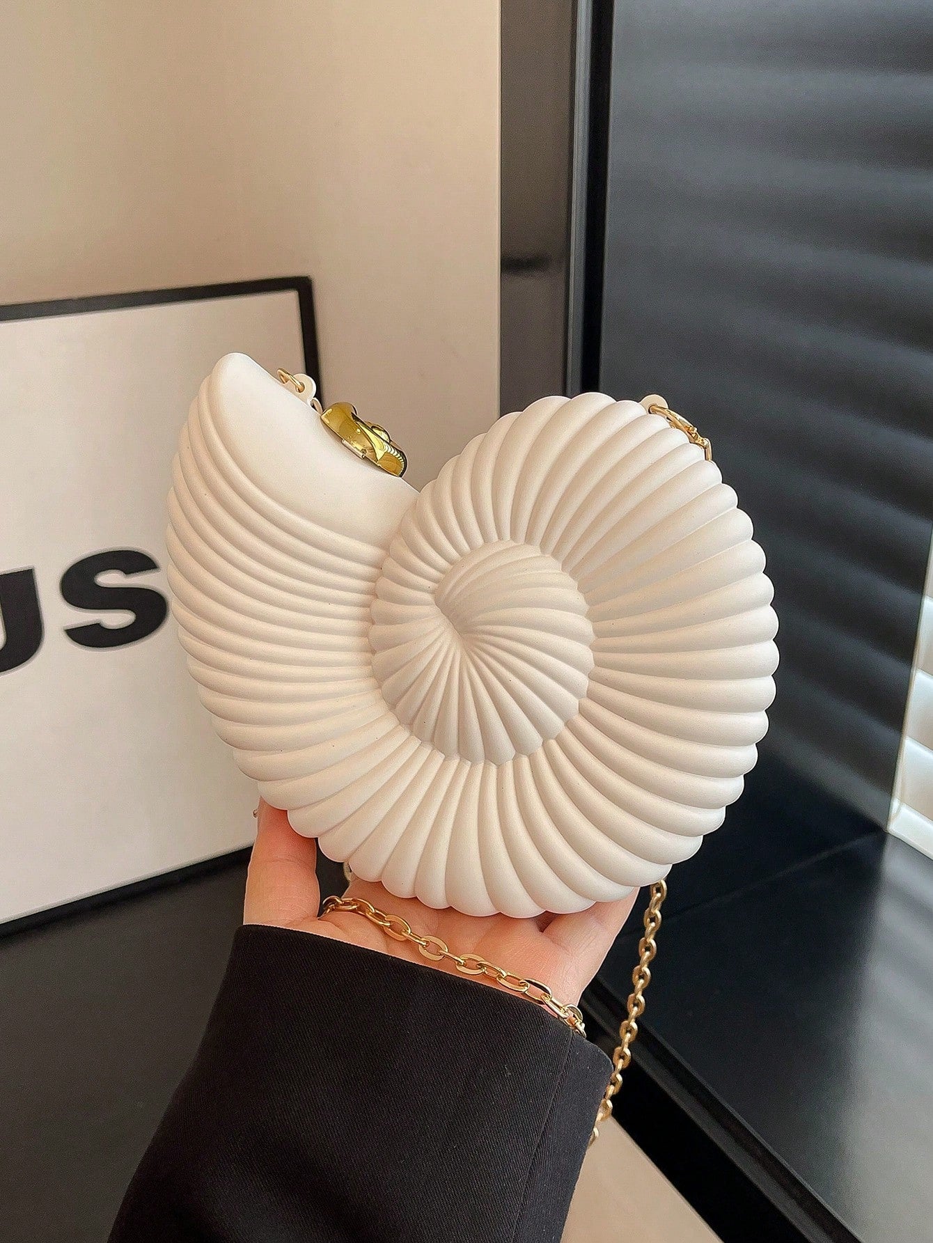 2025 Gold Seashell Shaped Detachable Strap Shoulder Bag, Fashionable Lipstick Pouch, Elegant Shoulder Bag Suitable For Evening Outings