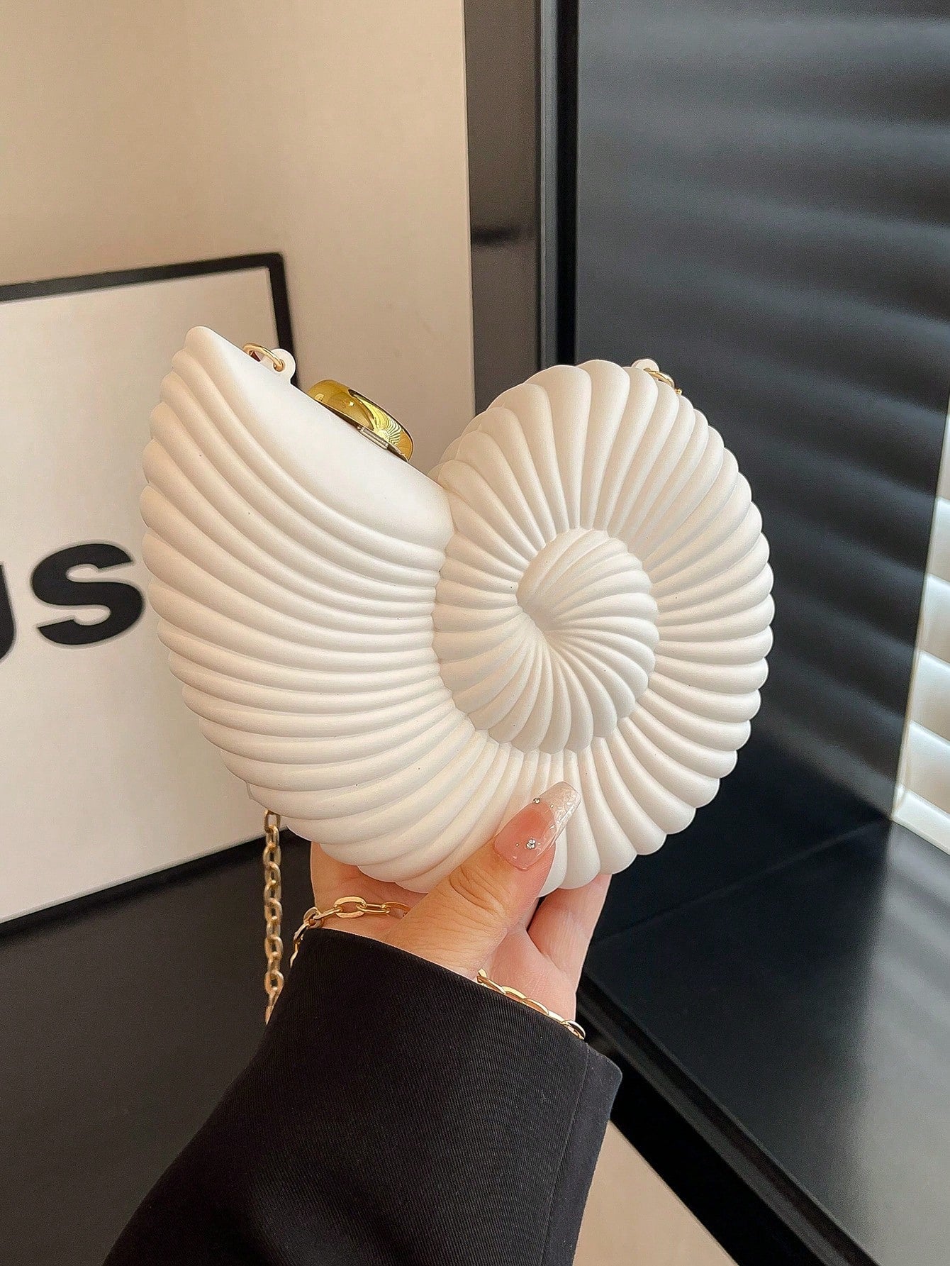 2025 Gold Seashell Shaped Detachable Strap Shoulder Bag, Fashionable Lipstick Pouch, Elegant Shoulder Bag Suitable For Evening Outings