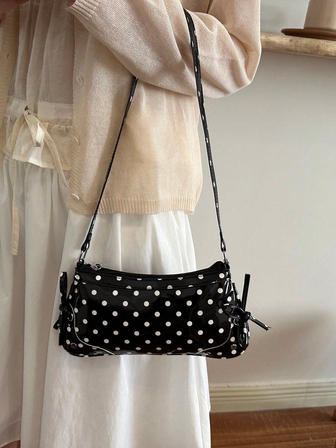 2026 New Fashion Women's Polka Dot Fresh Underarm Handbag Cute Student Daily Outing Shoulder Bag
