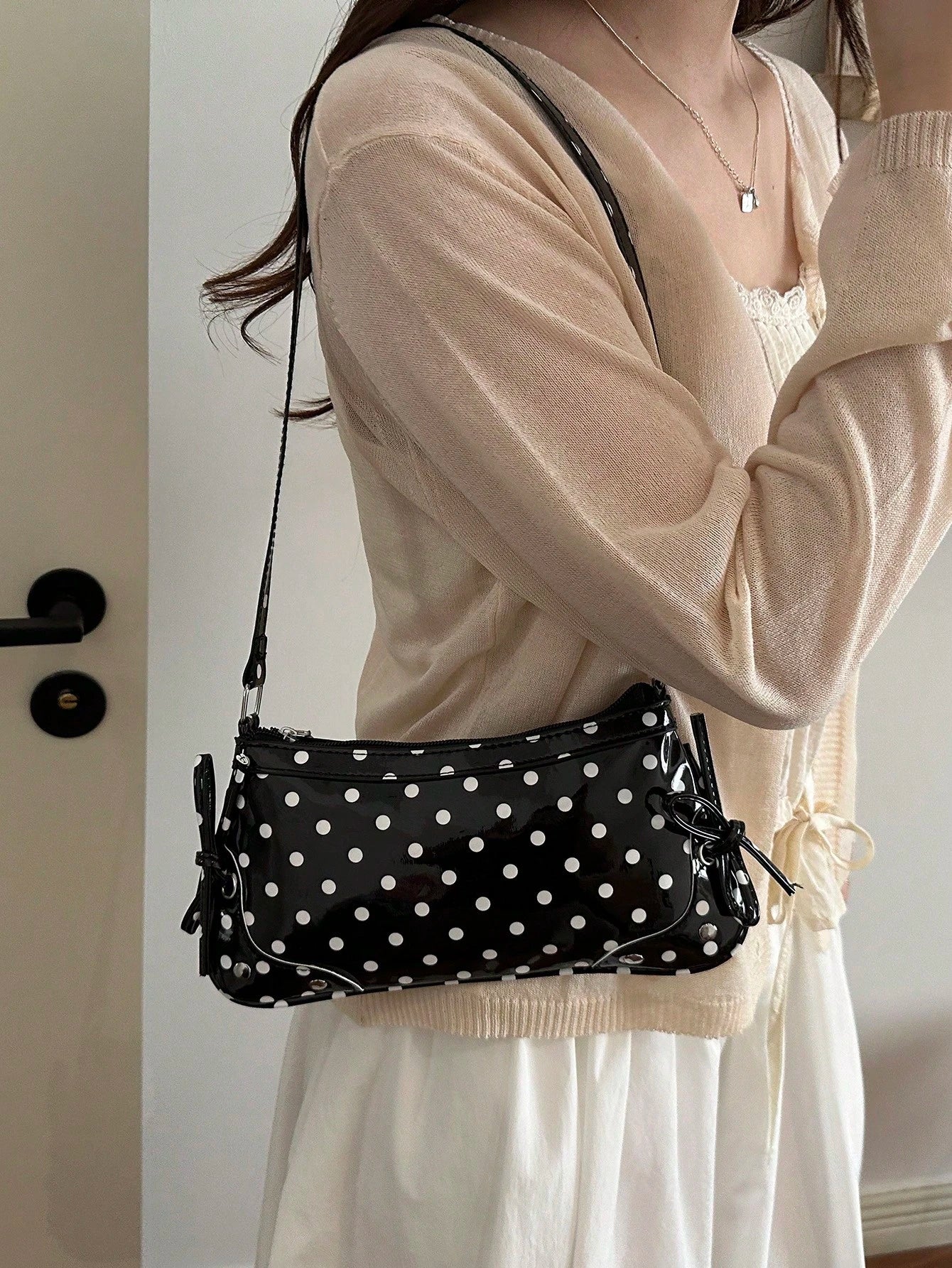 2026 New Fashion Women's Polka Dot Fresh Underarm Handbag Cute Student Daily Outing Shoulder Bag