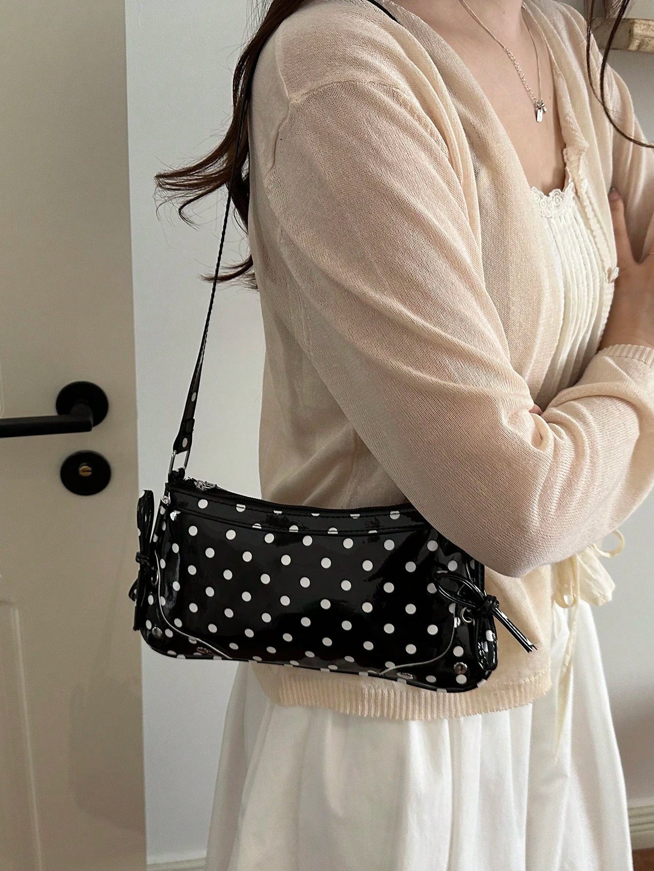2026 New Fashion Women's Polka Dot Fresh Underarm Handbag Cute Student Daily Outing Shoulder Bag