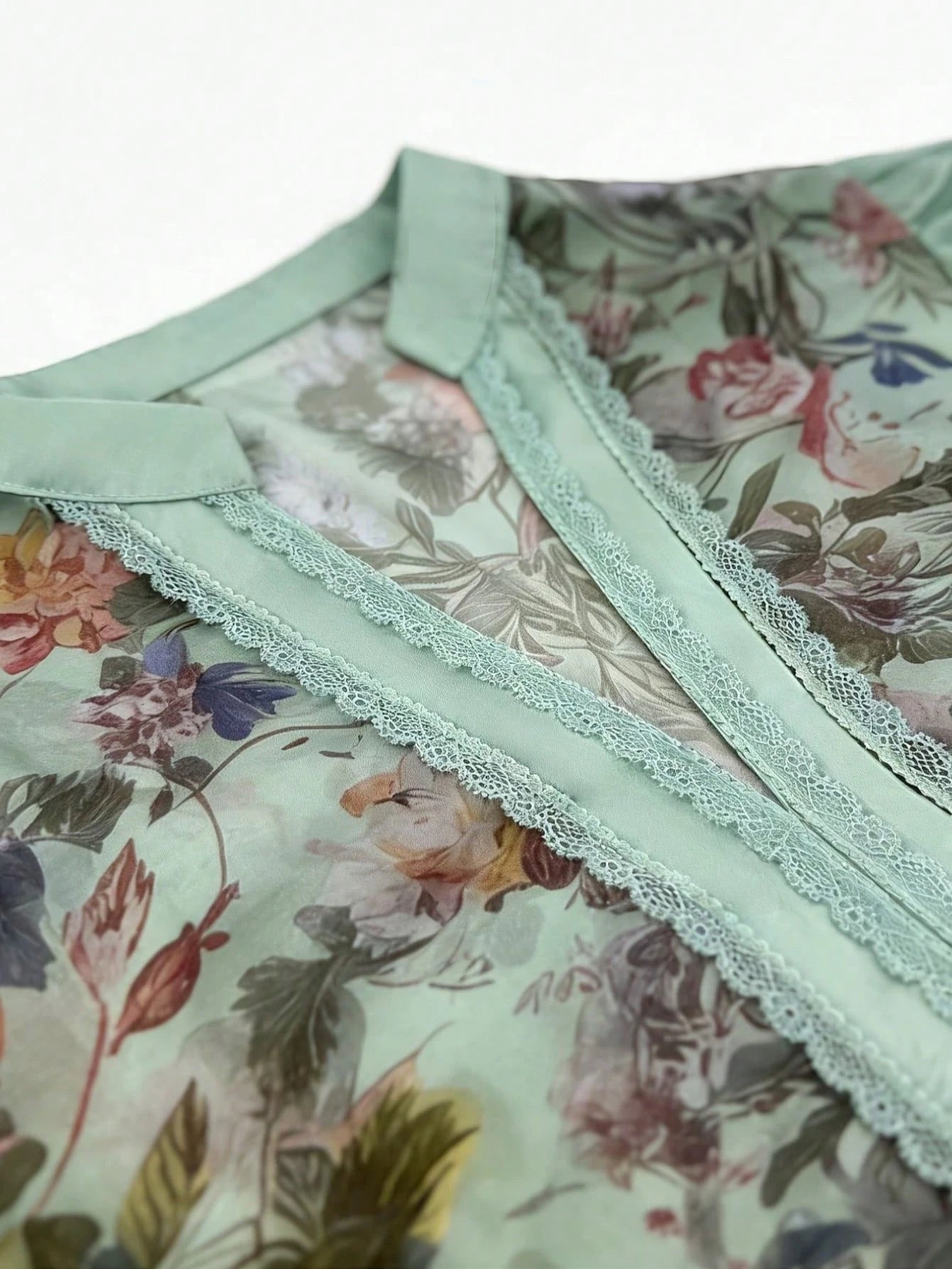 2026 New Floral V-Neck Hollow Lace Patchwork Bohemian Blouse, Vintage Botanical Watercolor Rose Print, Boho Chic 90s Retro Romantic Style, Suitable For Spring/Summer, Music Festival, Party, Vacation