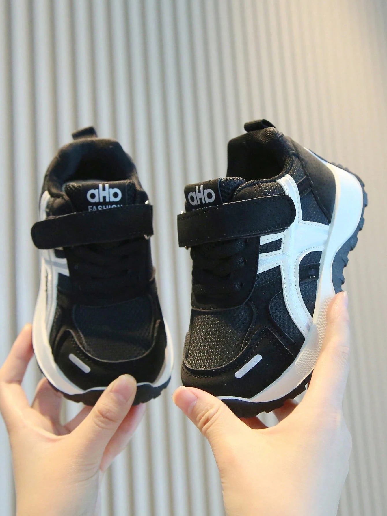 2026 Spring New Kids Sports Shoes, Soft Sole Design Suitable For 1-6 Years Old Boys' Running Shoes; Girls' Fashion Casual Sports Shoes