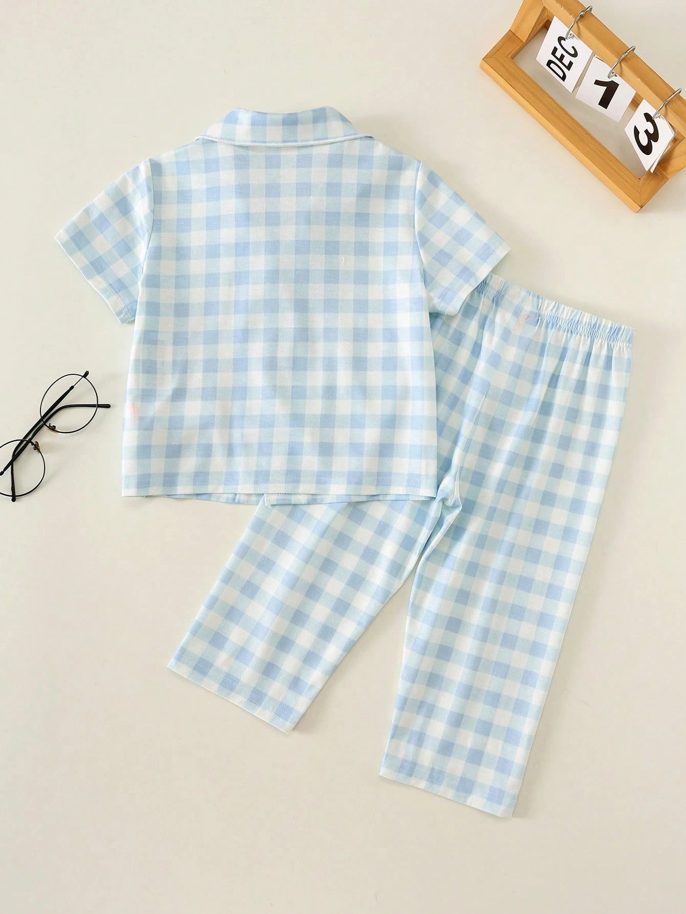 2pcs Baby Boy Baby Girl Blue And White Cute Plaid Pattern Short Sleeve Collar Open Front Top Elastic Waist Long Pants Two Pieces Set Plaid Pajama Set Loungewear Suitable For Spring And Summer