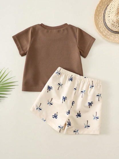 2pcs Baby Boy Summer Casual Khaki Top & Coconut Tree Shorts Beach Hot Pants T-Shirt Set, Vacation Outfit, Summer Set