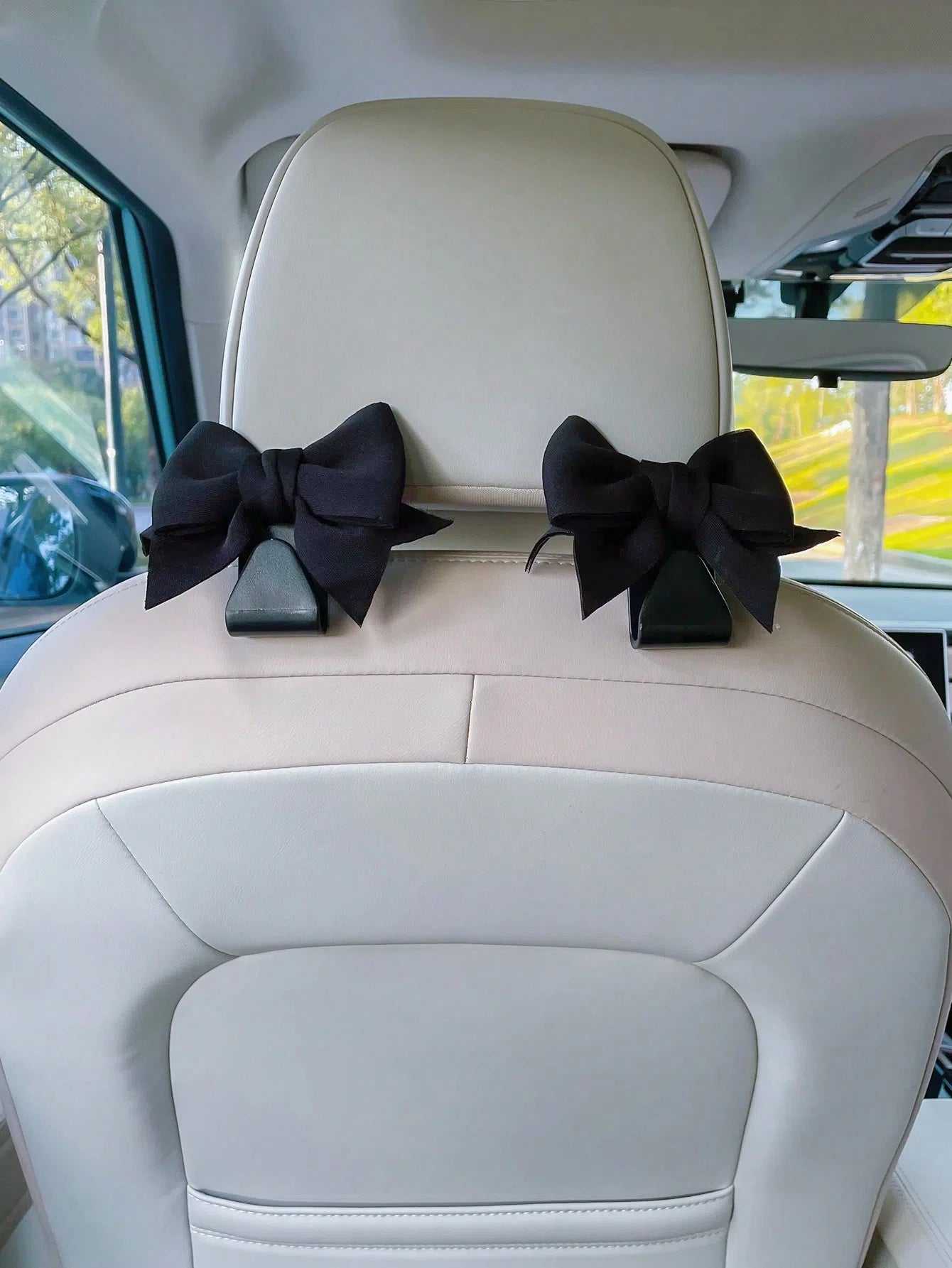 2pcs Black Bowknot Car Hooks, Creative Car Interior Accessories, Car Seat Back Hooks, Multifunctional Storage Hanger
