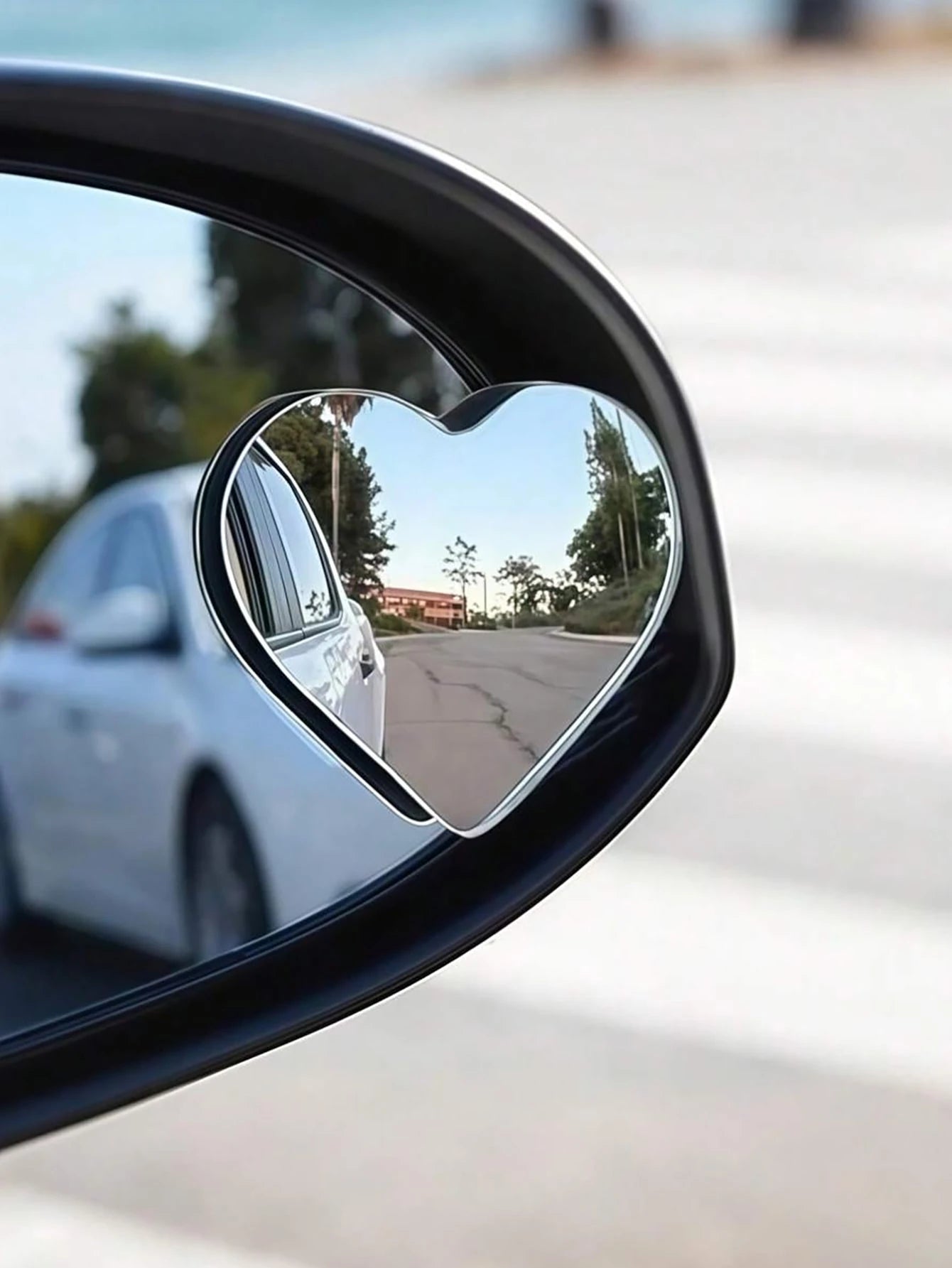 2pcs Heart-Shaped Blind Spot Mirrors, Car Heart-Shaped Blind Spot Mirrors, Frameless Car Blind Spot Mirrors, 360° Wide Angle Convex Fan-Shaped Blind Spot Rearview Parking Mirrors