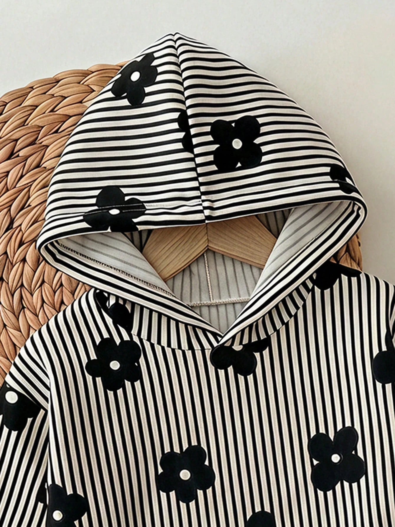 2pcs Set, Baby Girl Casual Minimalist Cute Polka Dot & Floral Print, Black & White Contrast Color, Vintage Style, Loose Hooded Sweatshirt & Elastic Waist Long Pants Set, Suitable For Autumn/Winter Coz
