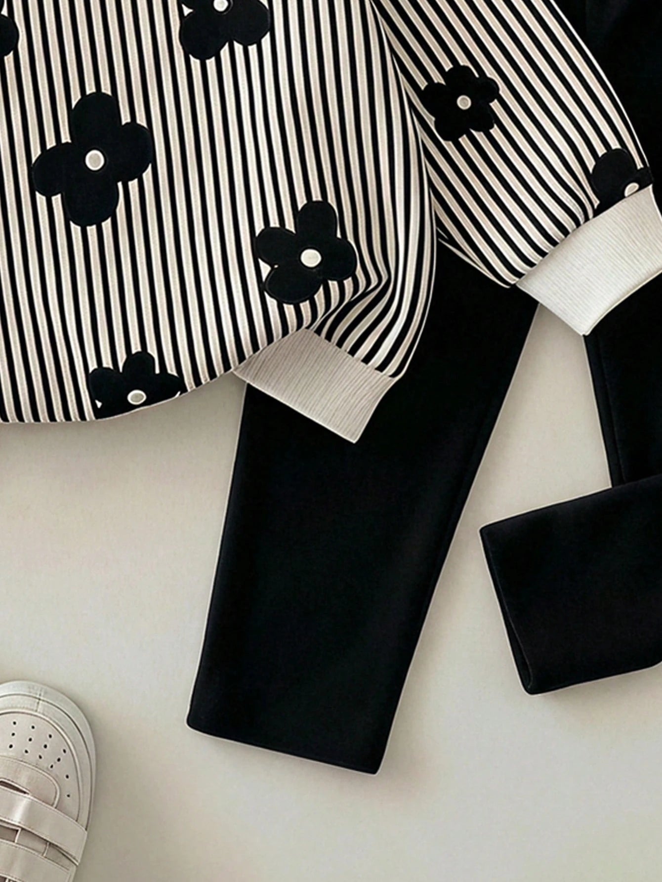 2pcs Set, Baby Girl Casual Minimalist Cute Polka Dot & Floral Print, Black & White Contrast Color, Vintage Style, Loose Hooded Sweatshirt & Elastic Waist Long Pants Set, Suitable For Autumn/Winter Coz