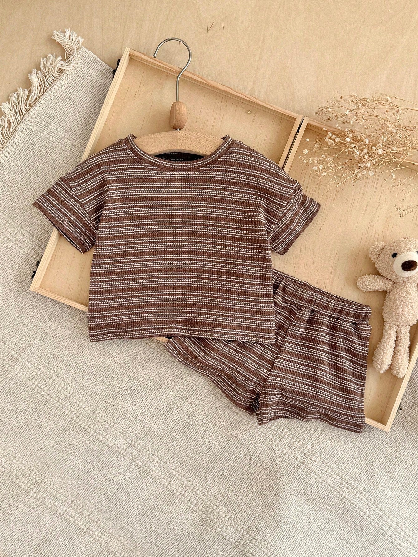 2pcs/Set Toddler Boys/Girls Casual Brown Striped Short Sleeve T-Shirt And Shorts Set, Summer