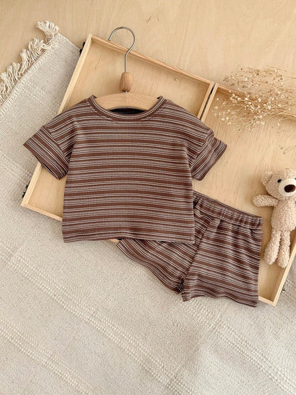 2pcs/Set Toddler Boys/Girls Casual Brown Striped Short Sleeve T-Shirt And Shorts Set, Summer