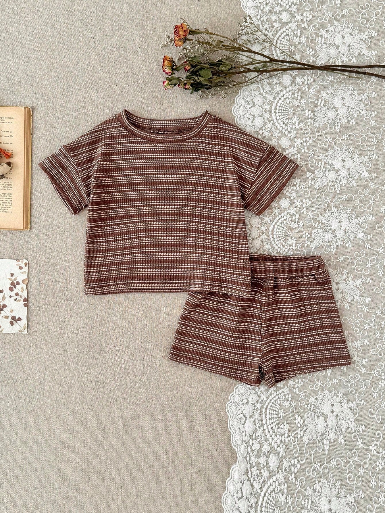 2pcs/Set Toddler Boys/Girls Casual Brown Striped Short Sleeve T-Shirt And Shorts Set, Summer