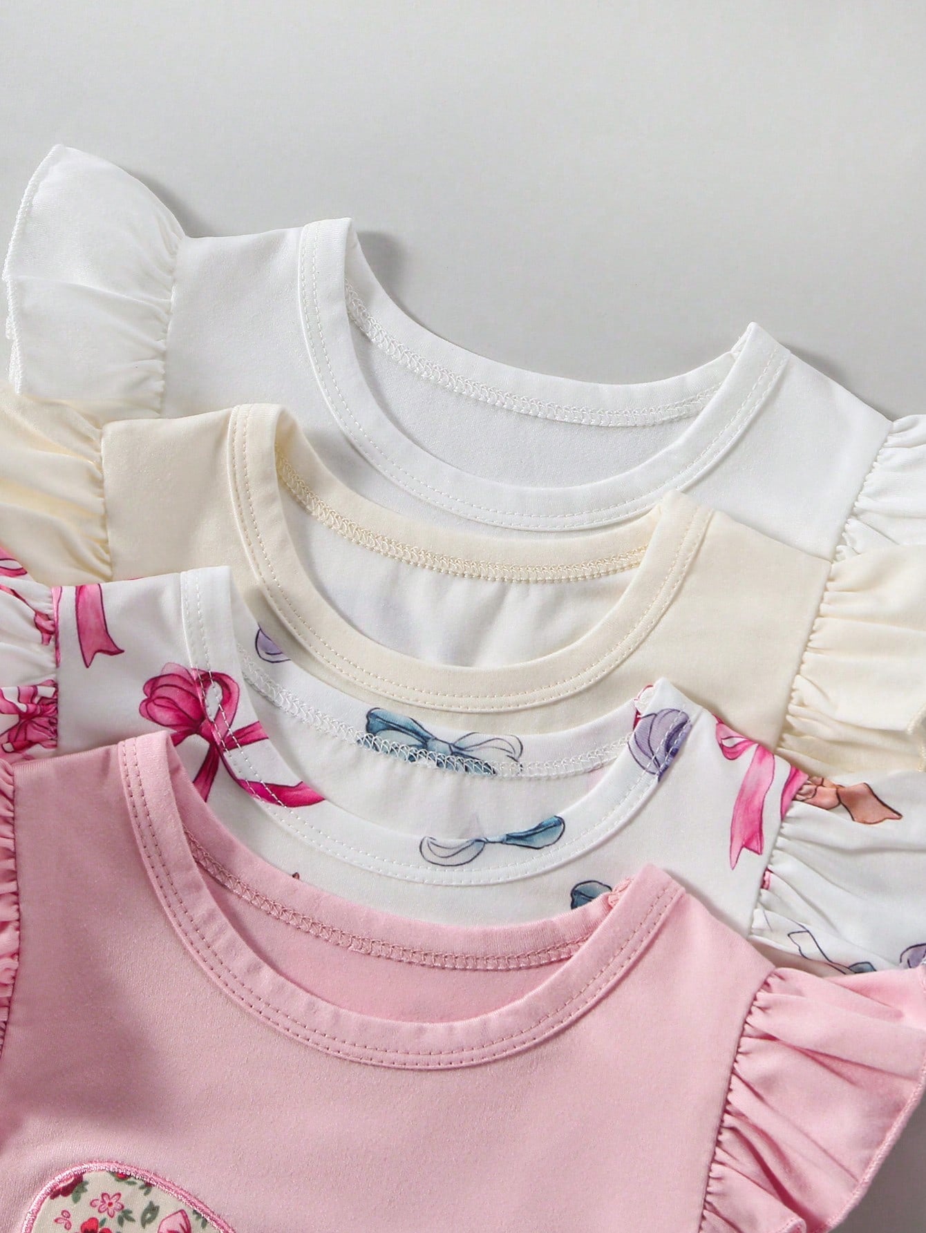 3 Sets Baby Girl Fashion Heart T-Shirt Top With Heart Print Shorts, Leopard Bow T-Shirt Top With Leopard Print Shorts, Floral Print Crew Neck Short Sleeve T-Shirt Top With Flower Print Shorts Multi-Pi