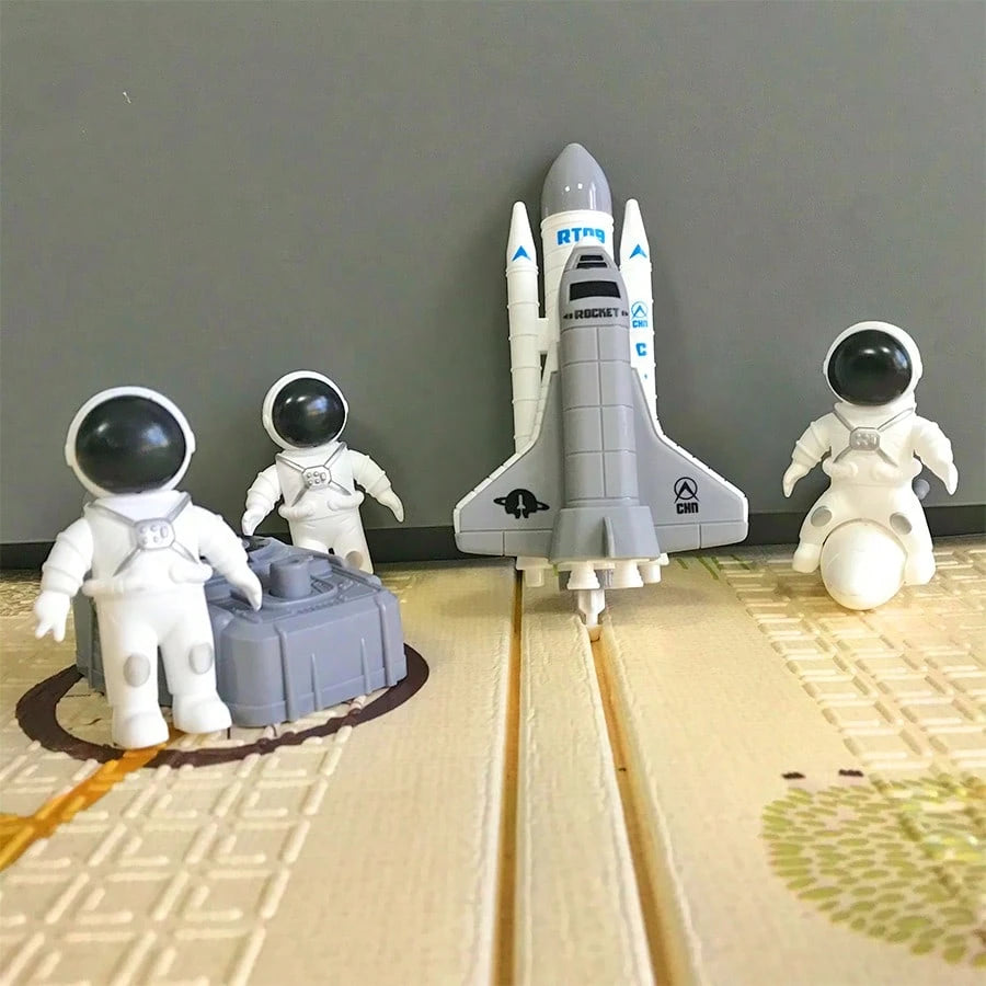3pcs Astronaut Spaceship Model Toys, Rocket Launch Pad Space Station Model, Astronaut Collection Model Miniatures, Aerospace Rocket Aviation Toys, Astronaut Desk Decor, Home Decoration (Random Gesture
