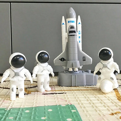 3pcs Astronaut Spaceship Model Toys, Rocket Launch Pad Space Station Model, Astronaut Collection Model Miniatures, Aerospace Rocket Aviation Toys, Astronaut Desk Decor, Home Decoration (Random Gesture