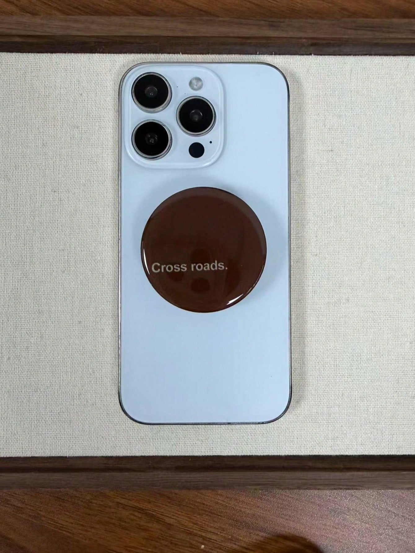 Adjustable Asymmetrical Shaped Push-Pull Phone Grip Asymmetrical Pattern Phone Grip Stand, Slouchy Bracket, Adhesive Portable Air Cushion Phone Holder Mother's Day Gift