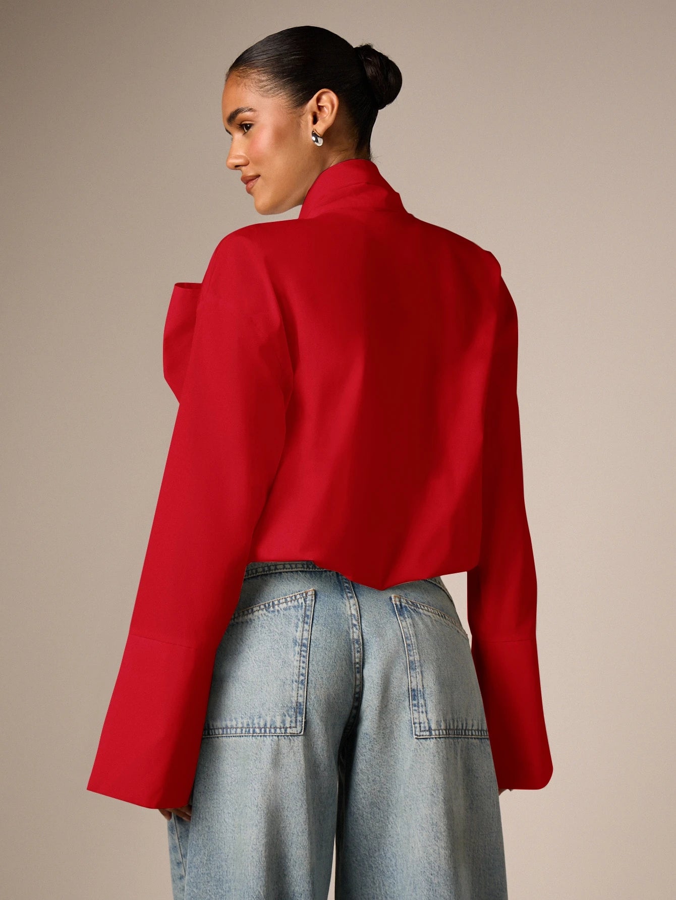 AiiRZ Elegant Oversized Bow Detail Blouse With Long Bell Sleeves High Neck And Bubble Hem For Office And Special Occasions