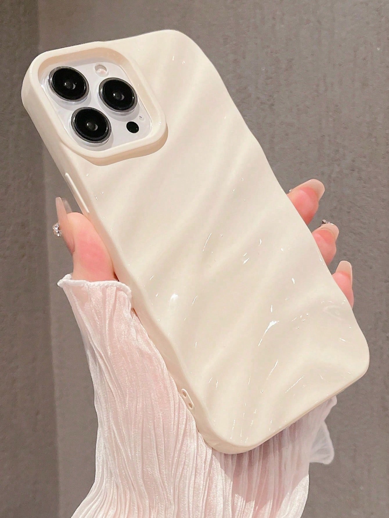 Alloy Asymmetrical Ripple Gold Metallic Asymmetrical Ripple Asymmetrical Ripples Apple Glitter Liquid Case Compatible With IPhone 14 Pro Max/13/12/11 Protective Cover Compatible With IPhone 15 Pro Max
