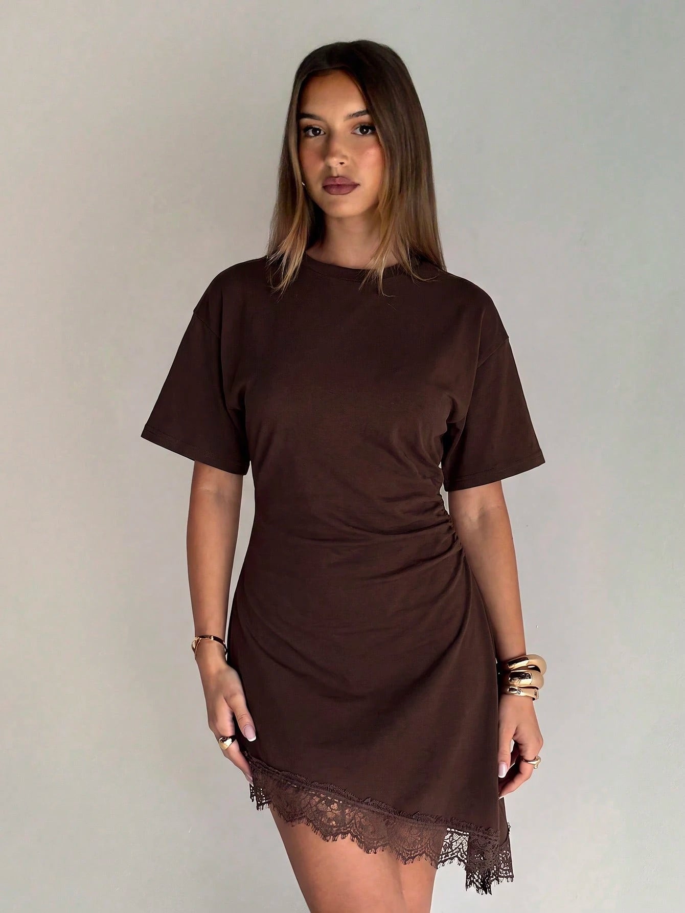 Aloruh Women's Elegant Sexy Round Neck Asymmetrical Hem Lace Patchwork Waist-Cinching Short Sleeve Mini Dress Date Night Night Out Chocolate Brown Summer