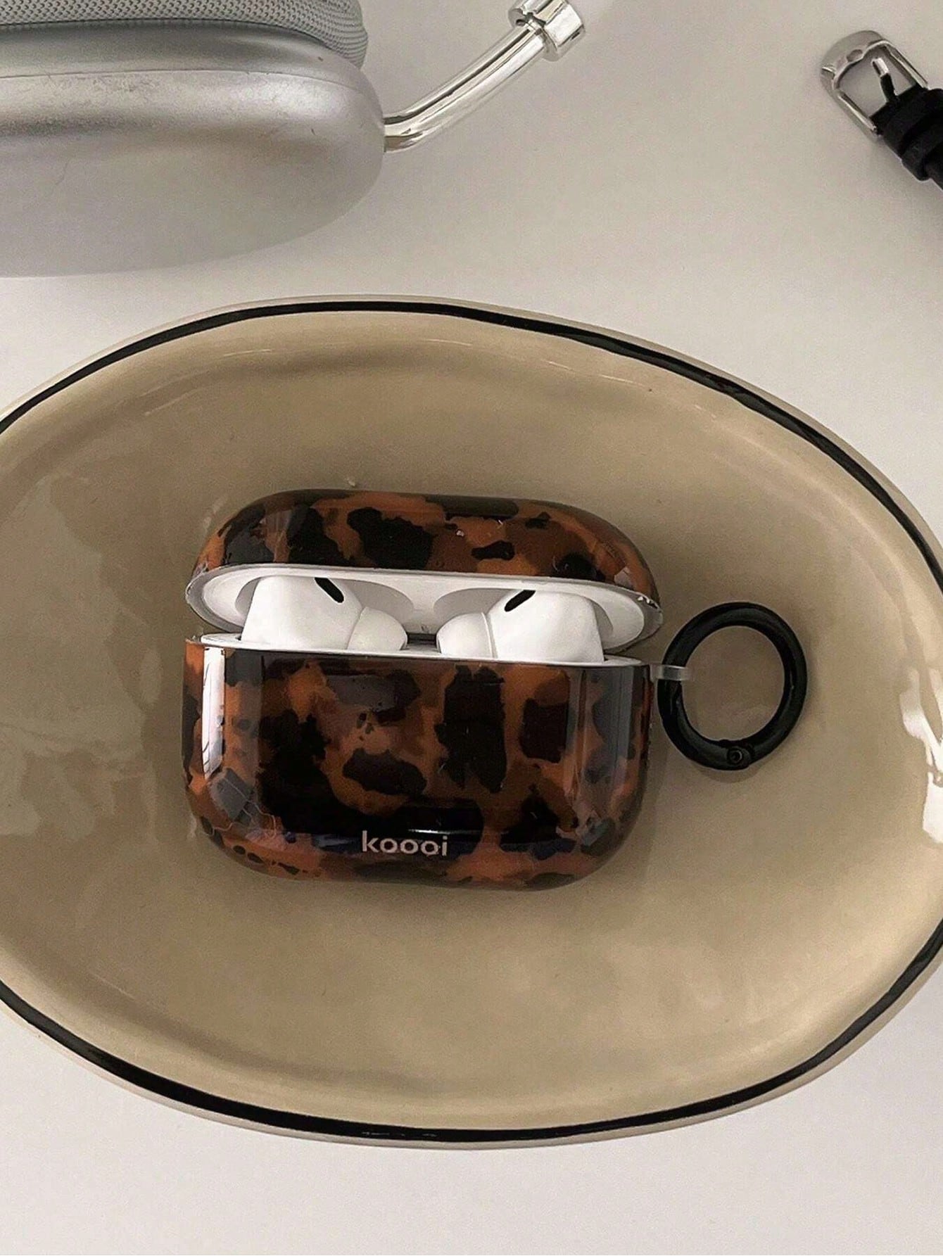 Amber Leopard Print Anti-Lost Protective Case, Suitable For AirPods 1/2/3/4 And Pro 1/2/3 Wireless Earphones