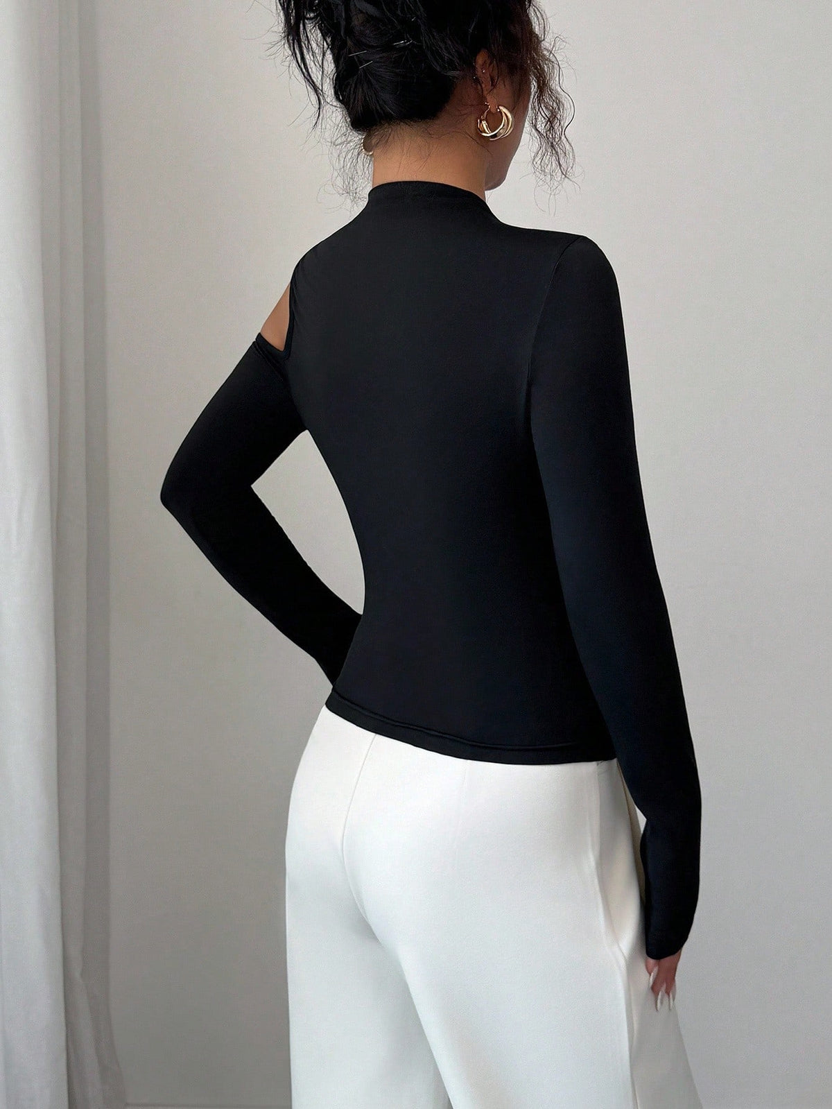 Arcane Artistry Fitted Sexy Metal Decor Hollow Out Off Shoulder Long Sleeve T-Shirt Fall Cloth For Women