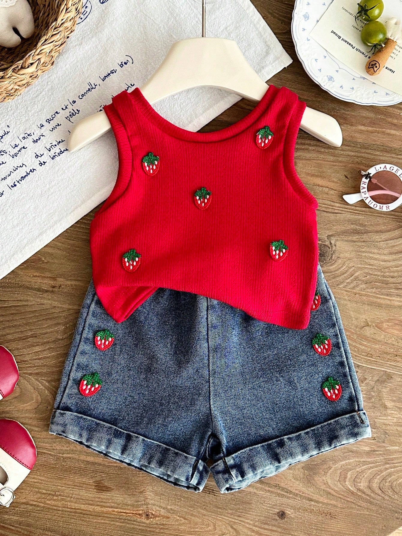Baby Girl 0-3years 2pcs/Set Summer&Autumn Casual,Cute And Street Style Going Outifit, Sleeveless Strawberry Decoration Top&Short Jeans