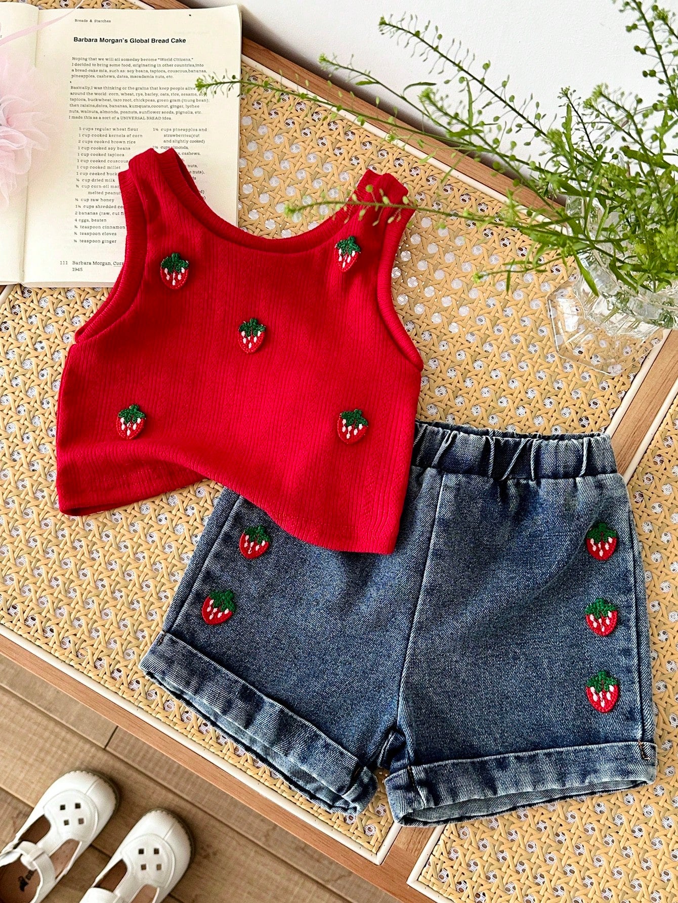 Baby Girl 0-3years 2pcs/Set Summer&Autumn Casual,Cute And Street Style Going Outifit, Sleeveless Strawberry Decoration Top&Short Jeans