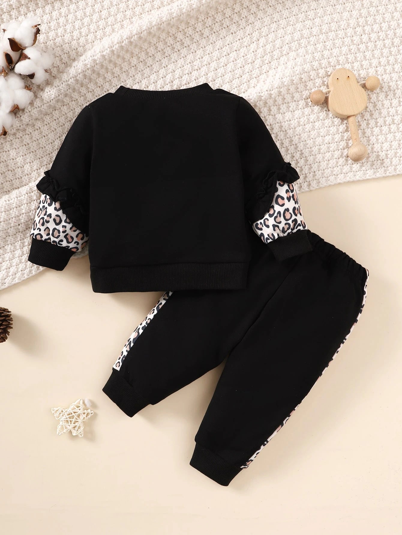 Baby Girl Leopard Print Sweatshirt & Sweatpants