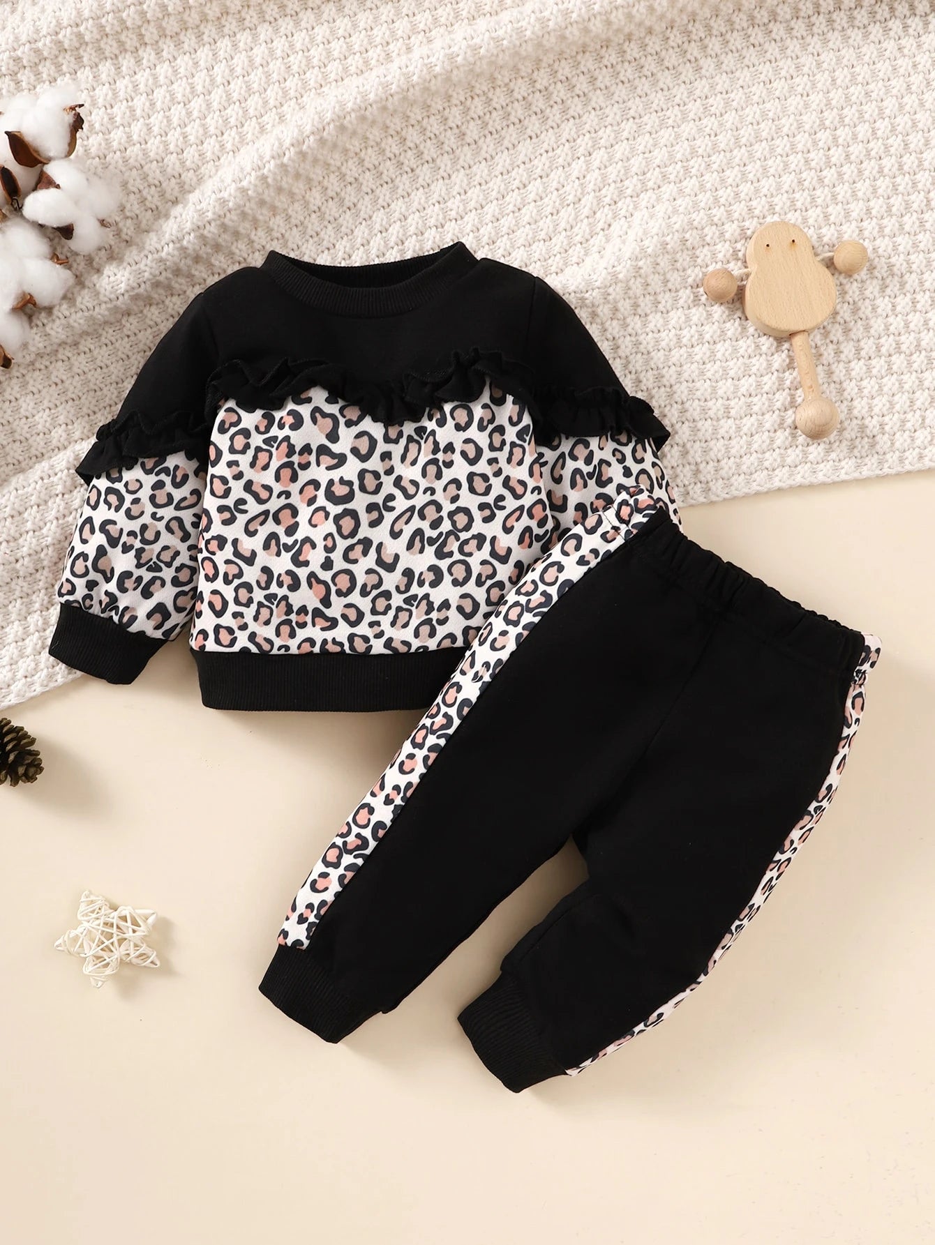 Baby Girl Leopard Print Sweatshirt & Sweatpants