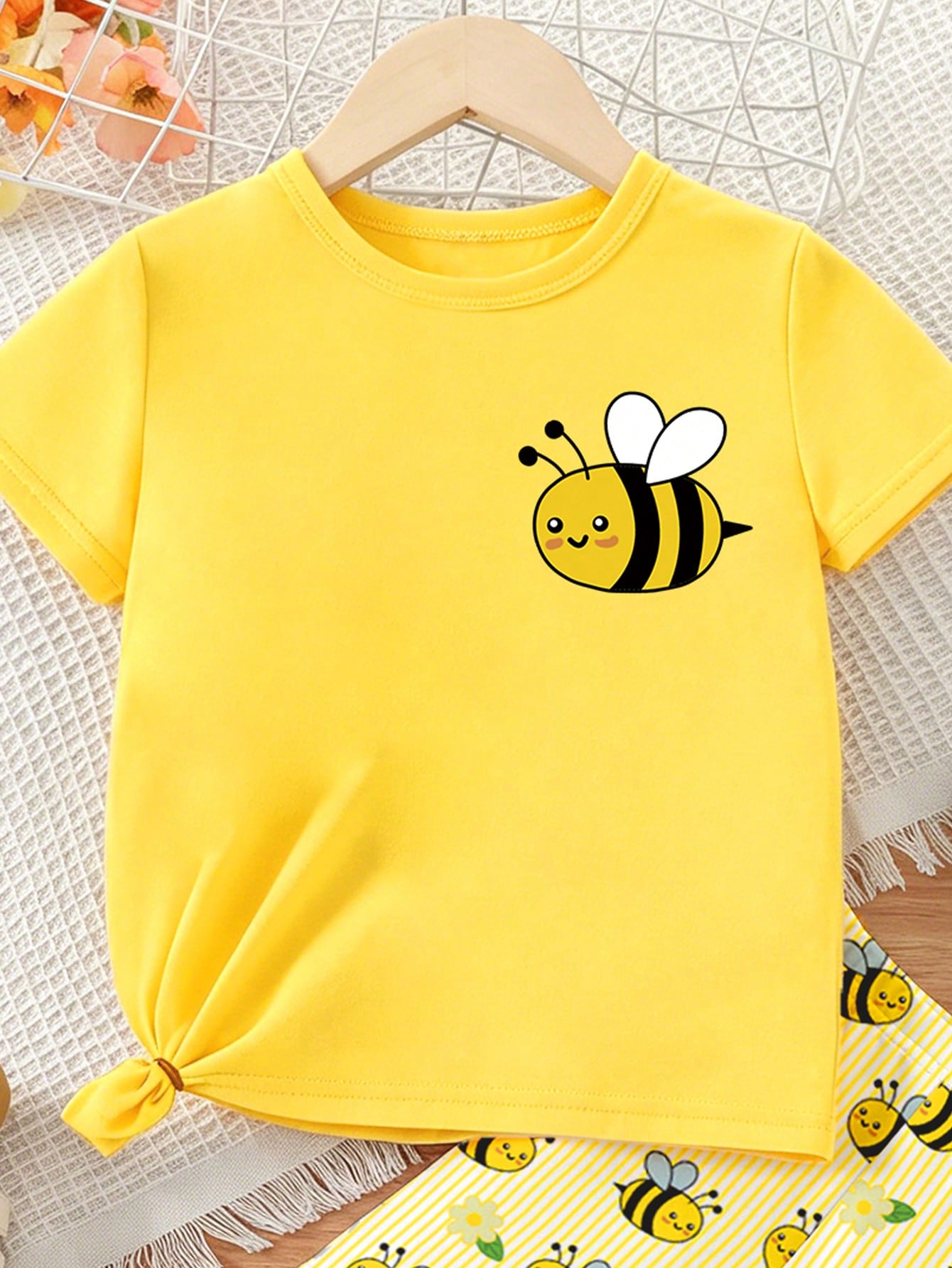 Baby Girl Pastel Yellow Summer Casual Cute Cartoon Bee Print T-Shirt & Bike Shorts Set,Soft Flower Pattern Athleisure Wear For Daily Work Home