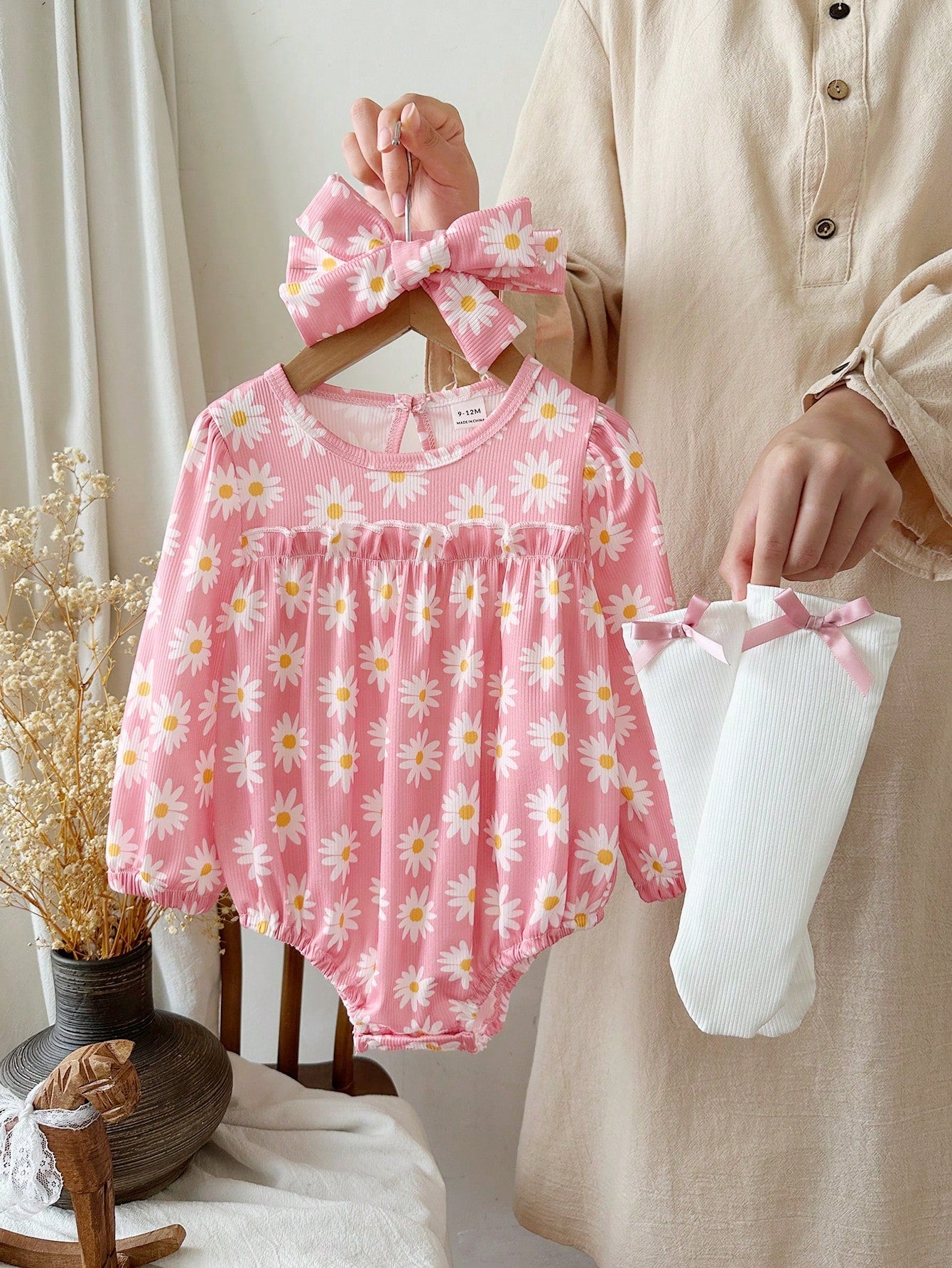 Baby Girls Pink Daisy Print Long Sleeve Romper 3 Pieces Set, Round Neck Ruffle Design, Knitted Ribbed Elastic Fabric, Spring/Autumn Sweet Baby Outfit