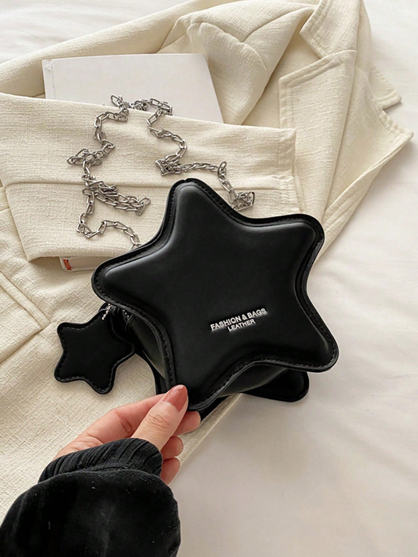 Black Cute Star Shaped Mini Crossbody Purse For Women, Silver Chain Shoulder Tote Bag,Sweet Ladies Bags For Summer Beach Date Party Daily