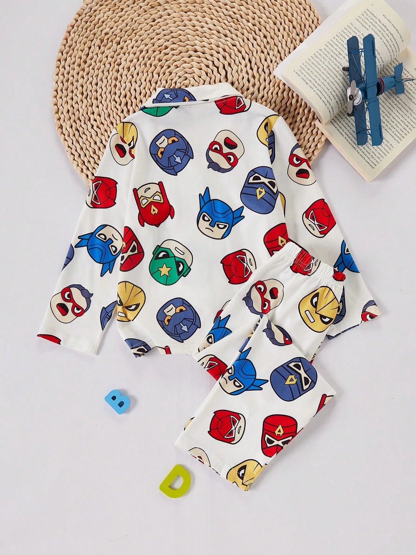 Boys' White Base Multi-Color Superhero Mask Pattern Knit Collared Long Sleeve Top And Long Pants 2-Piece Set, Made Of Comfortable Flame-Retardant Fabric, Perfect For Home And Casual Wear