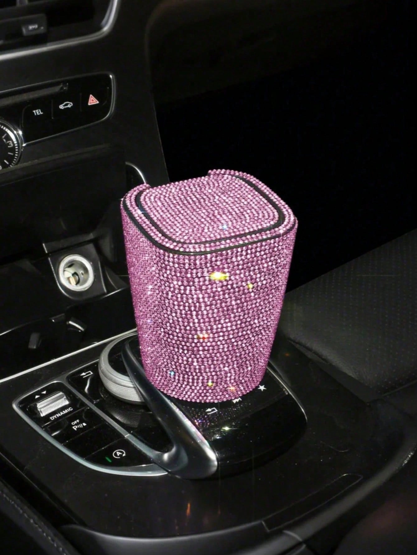 Car Accessories Studded Car Ashtray Fashion Led Lamp Multifunctional Car Creative Car Ashtray For Men And Women/Luxury Rhinestone Ashtray, With Cover, Portable Ashtray-Free Hot Drilling Car Ashtray/Ap
