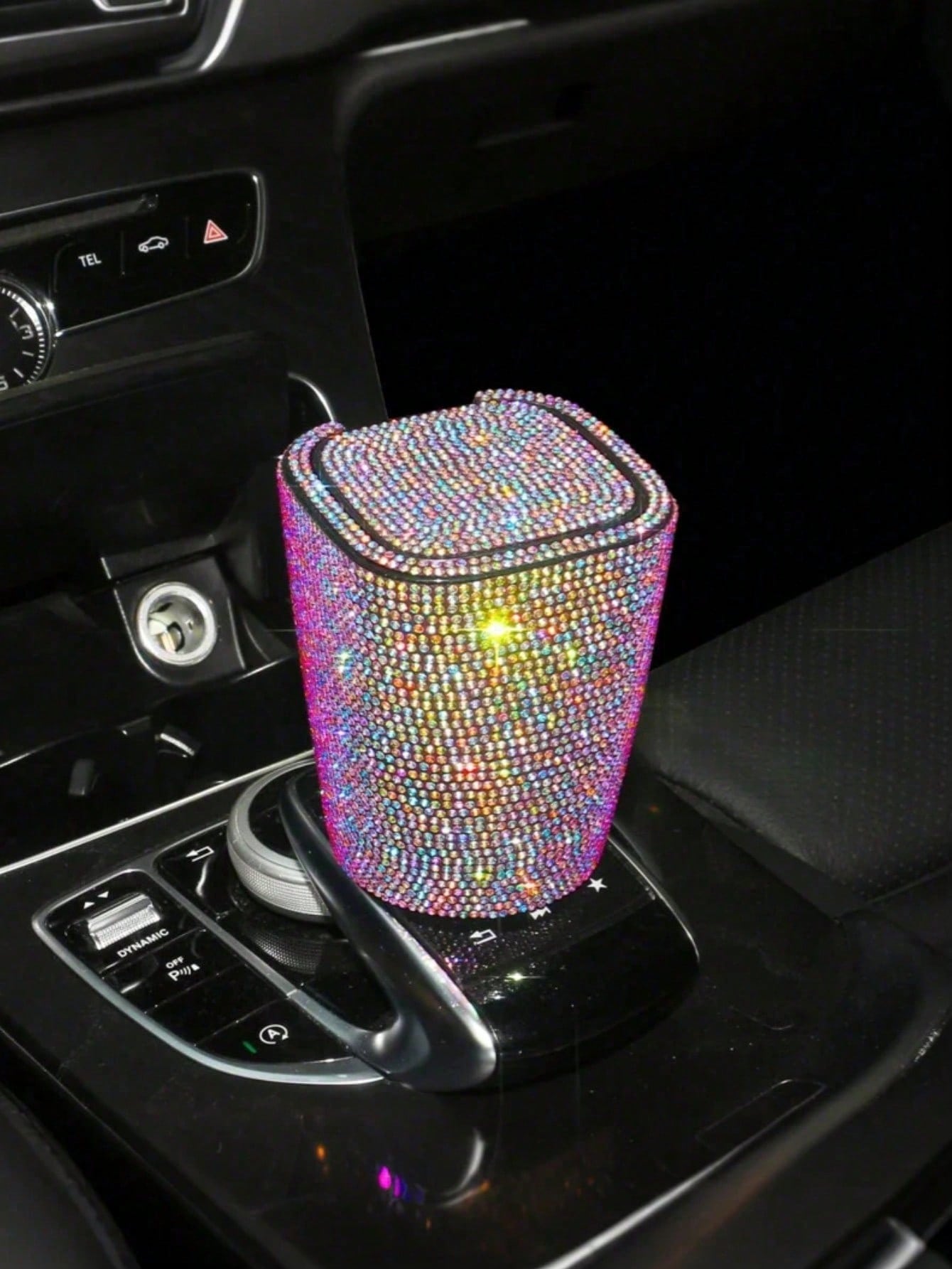 Car Accessories Studded Car Ashtray Fashion Led Lamp Multifunctional Car Creative Car Ashtray For Men And Women/Luxury Rhinestone Ashtray, With Cover, Portable Ashtray-Free Hot Drilling Car Ashtray/Ap