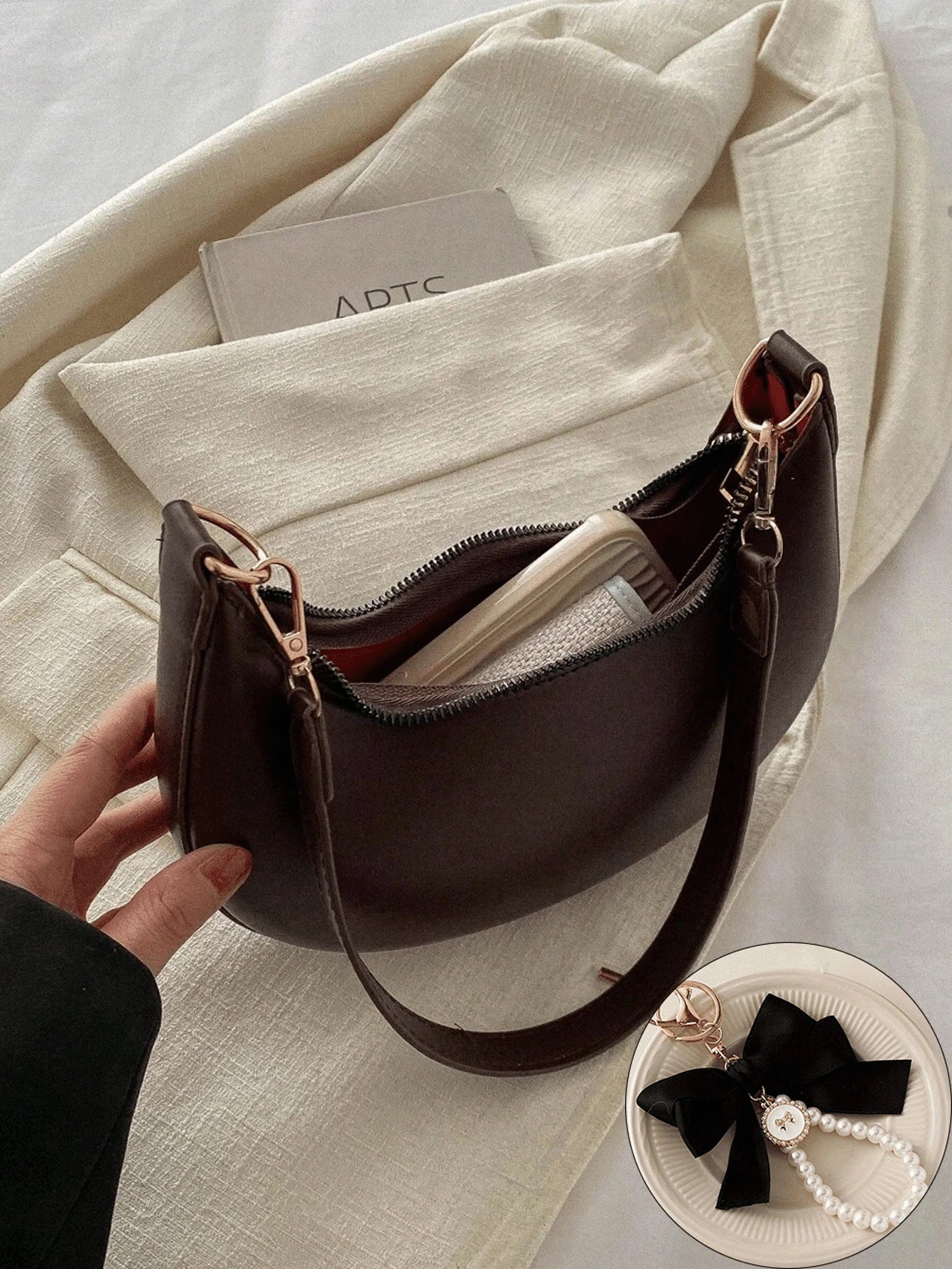 Classic Coffee Crescent Smooth Shoulder Bag For Daily Commute Elegant Old Money Shoulder Bags For Women Perfect For Winter Mochilas Bolsa