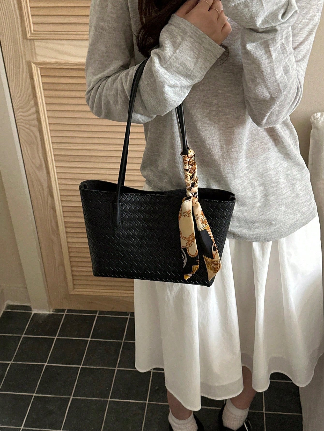 Classic Versatile Woven Texture Solid Color Handbag With Small Pouch, Elegant Women's Shoulder Bag With Scarf Decoration, Suitable For Shopping, Wallet, Young Women, College Students, Newcomers, White