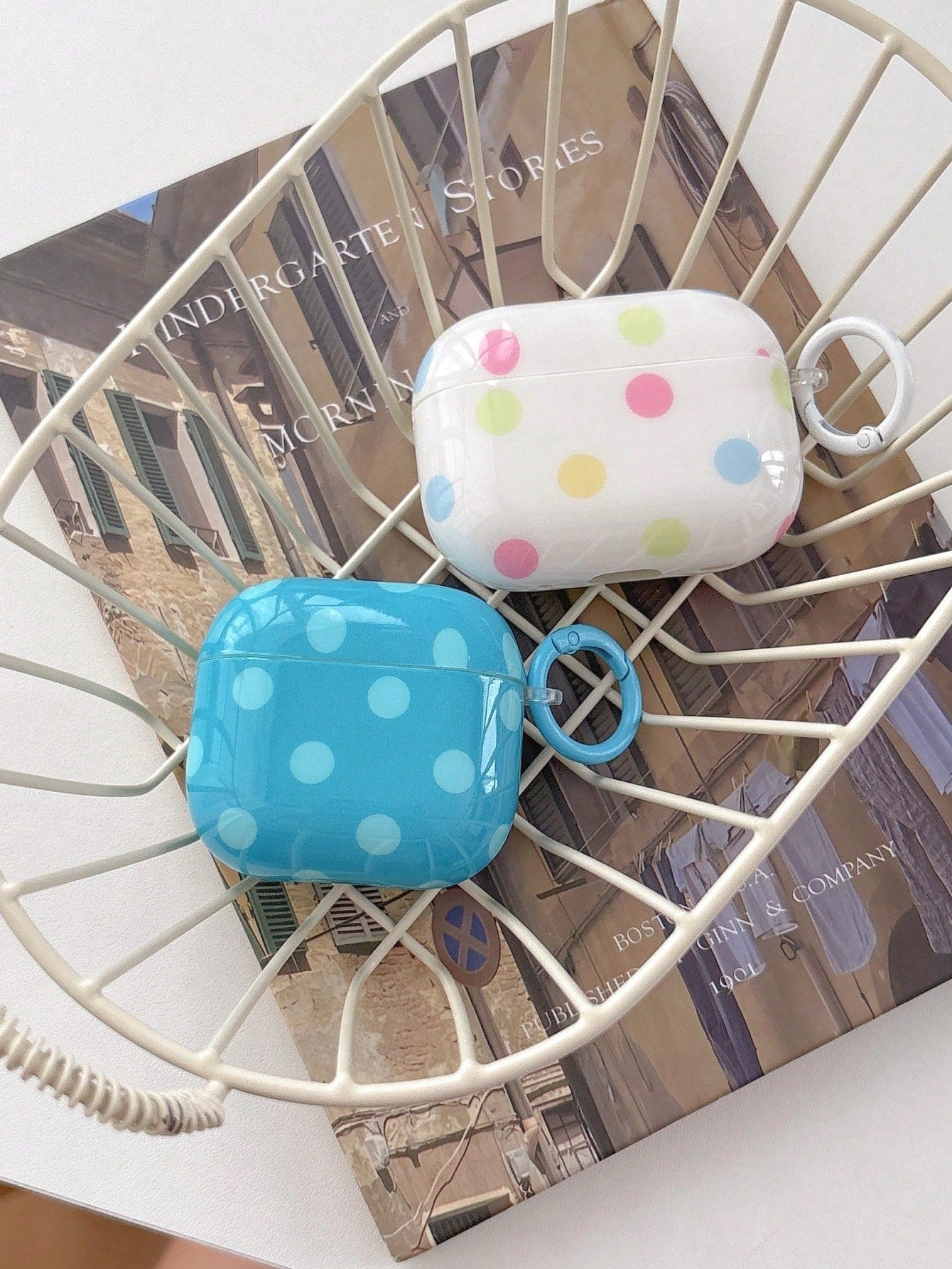 Colorful Polka Dot Pro 3 Earphone Case, Pro 3rd Generation Wireless Bluetooth 2 Charging Case Cover, Anti-Drop Minimalist Soft Non-Detachable Lid New 4 Protective Case