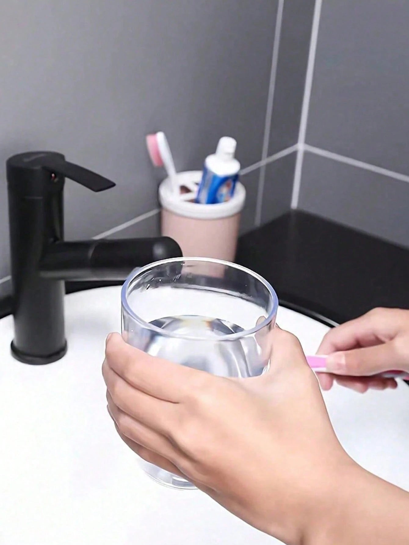 Couple Creative Toothbrush And Mouthwash Cup Set With Lid- Portable Travel Toothbrush Holder, Durable Plastic, Toothbrush Storage Set. Bathroom Toothbrush Storage Box. Portable Bathroom Toothbrush Bo