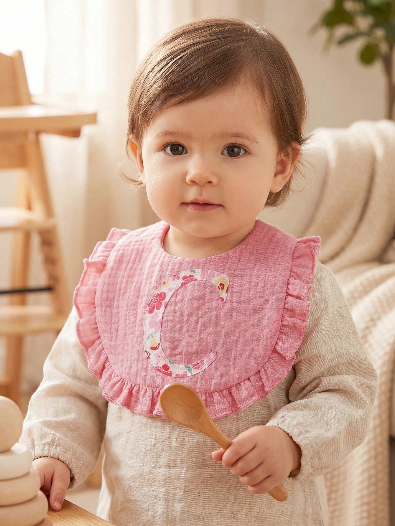 Cozy Pixies 1 Piece [A-Z] 26 Letter Embroidered Baby Bib 26 Ruffle Edge Saliva Towel, Newborn Spit Milk Bib Multi-Color Optional Baby Meal Bag