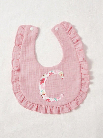 Cozy Pixies 1 Piece [A-Z] 26 Letter Embroidered Baby Bib 26 Ruffle Edge Saliva Towel, Newborn Spit Milk Bib Multi-Color Optional Baby Meal Bag