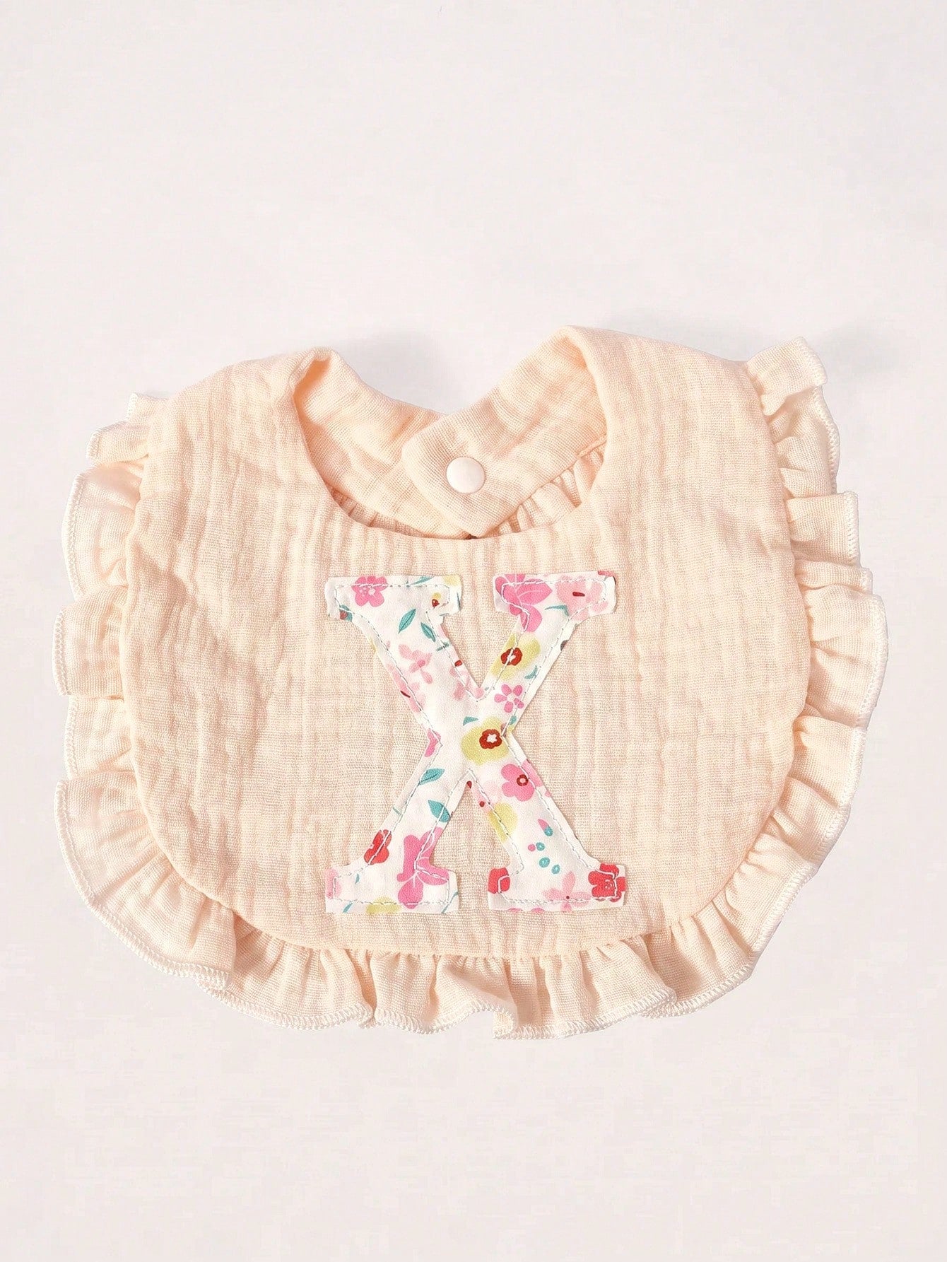 Cozy Pixies 1 Piece [A-Z] 26 Letter Embroidered Baby Bib 26 Ruffle Edge Saliva Towel, Newborn Spit Milk Bib Multi-Color Optional Baby Meal Bag