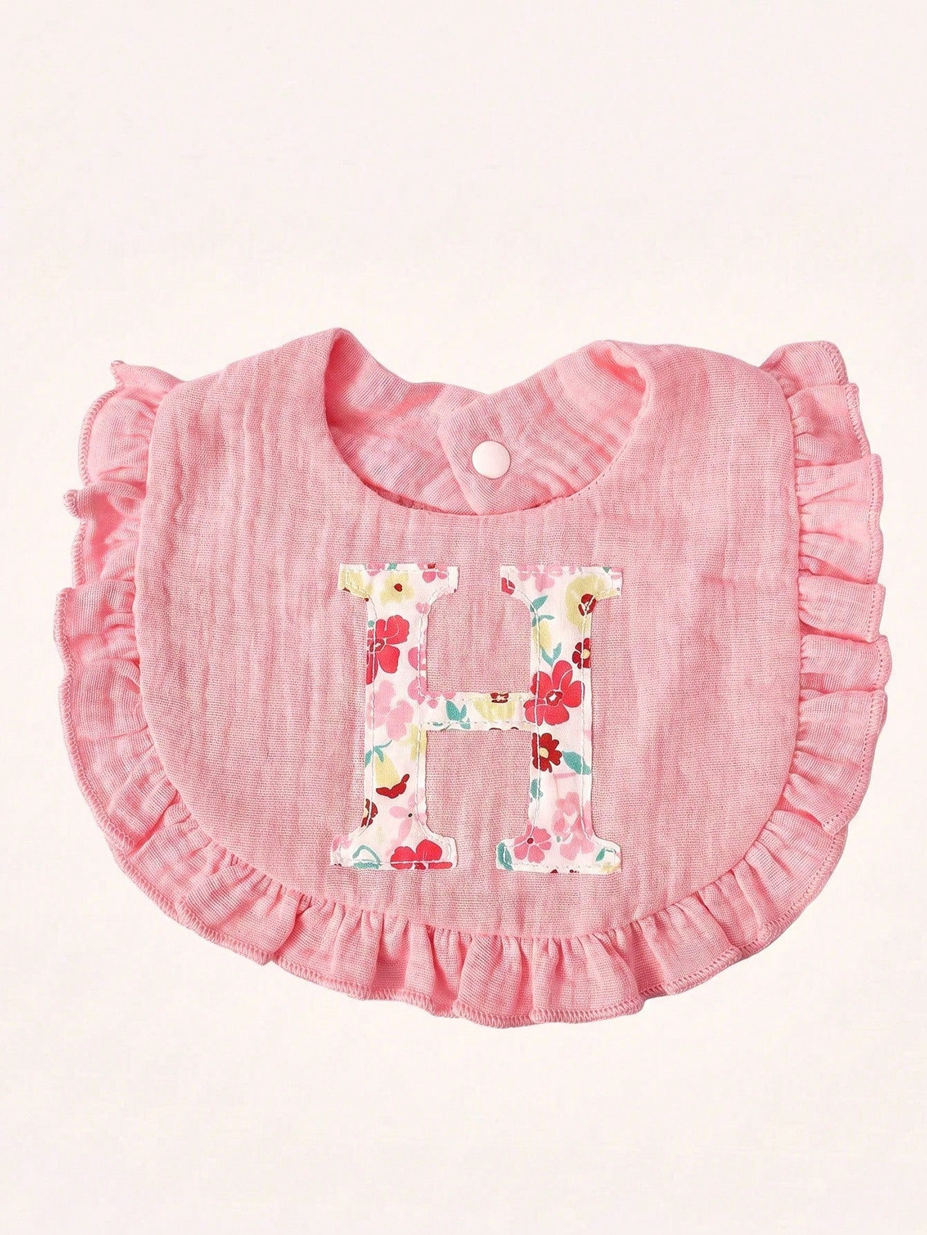 Cozy Pixies 1 Piece [A-Z] 26 Letter Embroidered Baby Bib 26 Ruffle Edge Saliva Towel, Newborn Spit Milk Bib Multi-Color Optional Baby Meal Bag