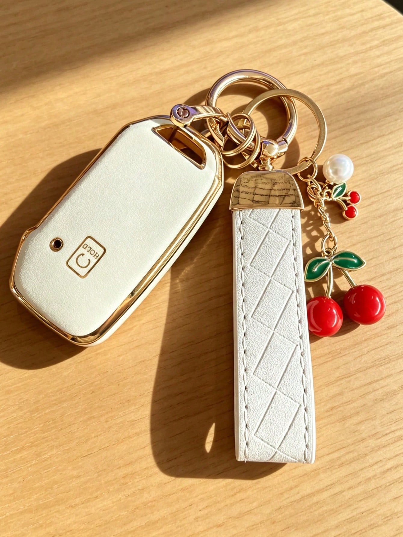 Creative Cherry + Wrist Strap Kia Key Cover Compatible With Kia Ceed Cerato Forte NIRO Seltos Sorento Soul Sportage Telluride K5 Key Fob Cover: Smart 5-Button Key Shell Suitable For Kia Smart Key Case