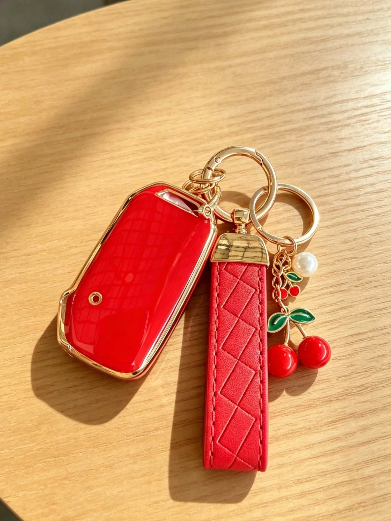 Creative Cherry + Wrist Strap Kia Key Cover Compatible With Kia Ceed Cerato Forte NIRO Seltos Sorento Soul Sportage Telluride K5 Key Fob Cover: Smart 5-Button Key Shell Suitable For Kia Smart Key Case