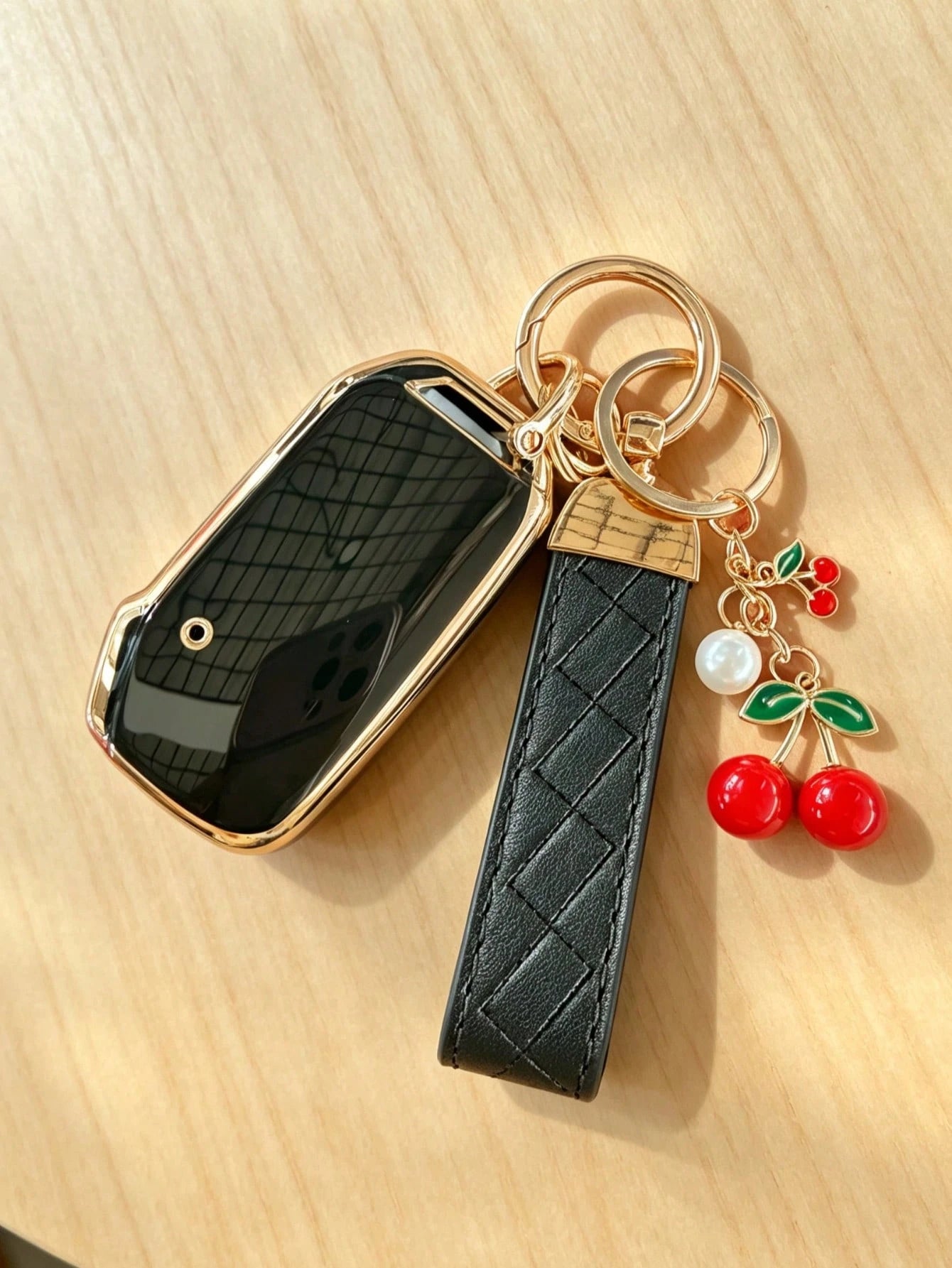 Creative Cherry + Wrist Strap Kia Key Cover Compatible With Kia Ceed Cerato Forte NIRO Seltos Sorento Soul Sportage Telluride K5 Key Fob Cover: Smart 5-Button Key Shell Suitable For Kia Smart Key Case