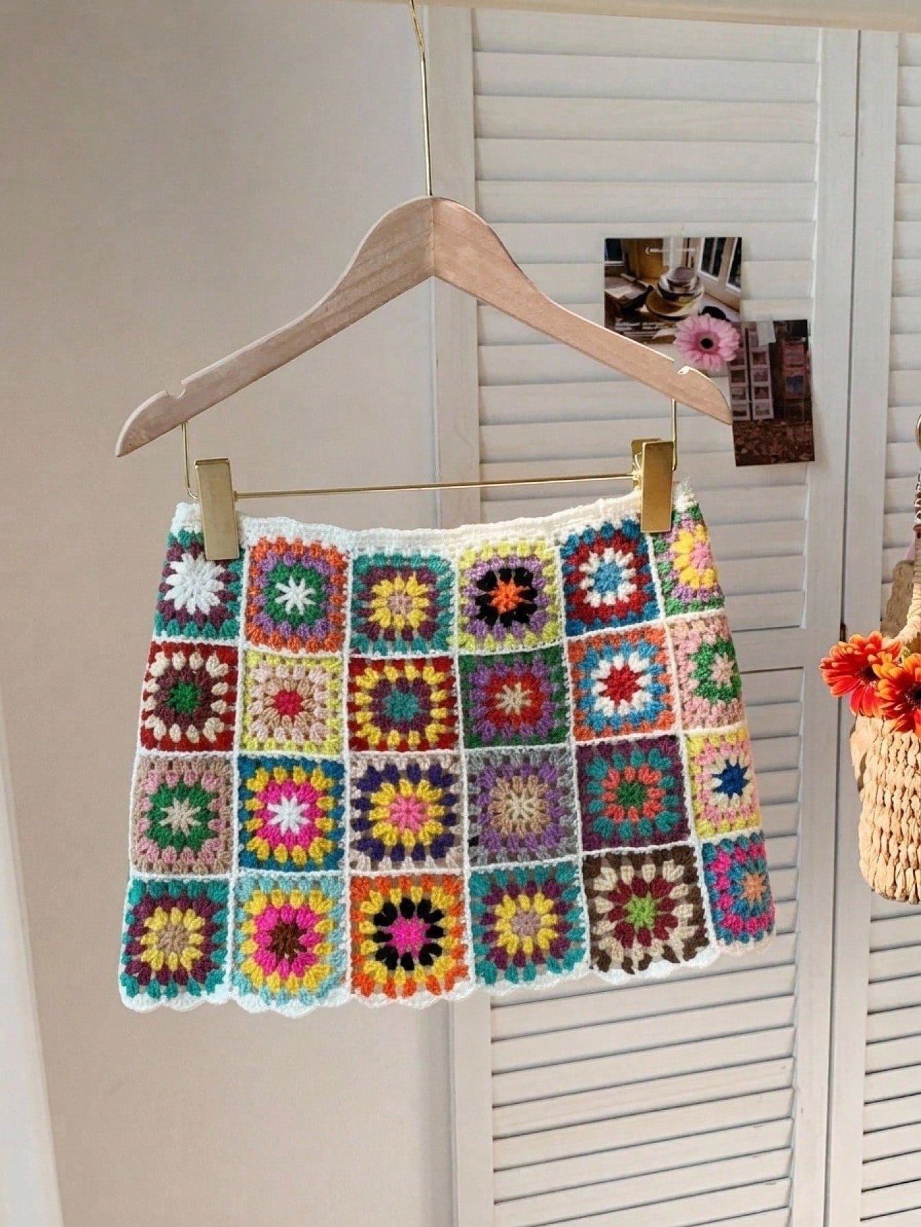 CURVE+ Extra Large Women's Colorful Flower Pattern Mini Knitted Skirt, Vacation Skirt, Woolen Beach Vacation Hoodie Skirt