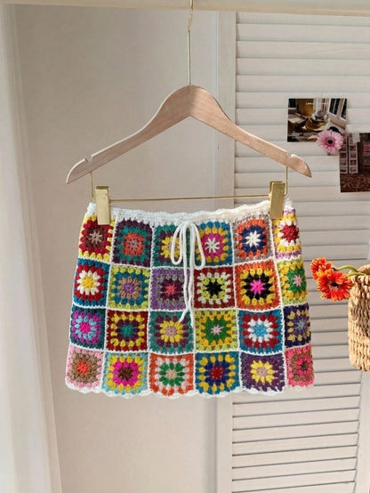 CURVE+ Extra Large Women's Colorful Flower Pattern Mini Knitted Skirt, Vacation Skirt, Woolen Beach Vacation Hoodie Skirt